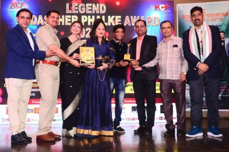 Indore’s young social worker Dr. Rajib Pal honored with Legend Dadasaheb Phalke Award 2022 for the film ATMA-NIRBHAR BHARAT